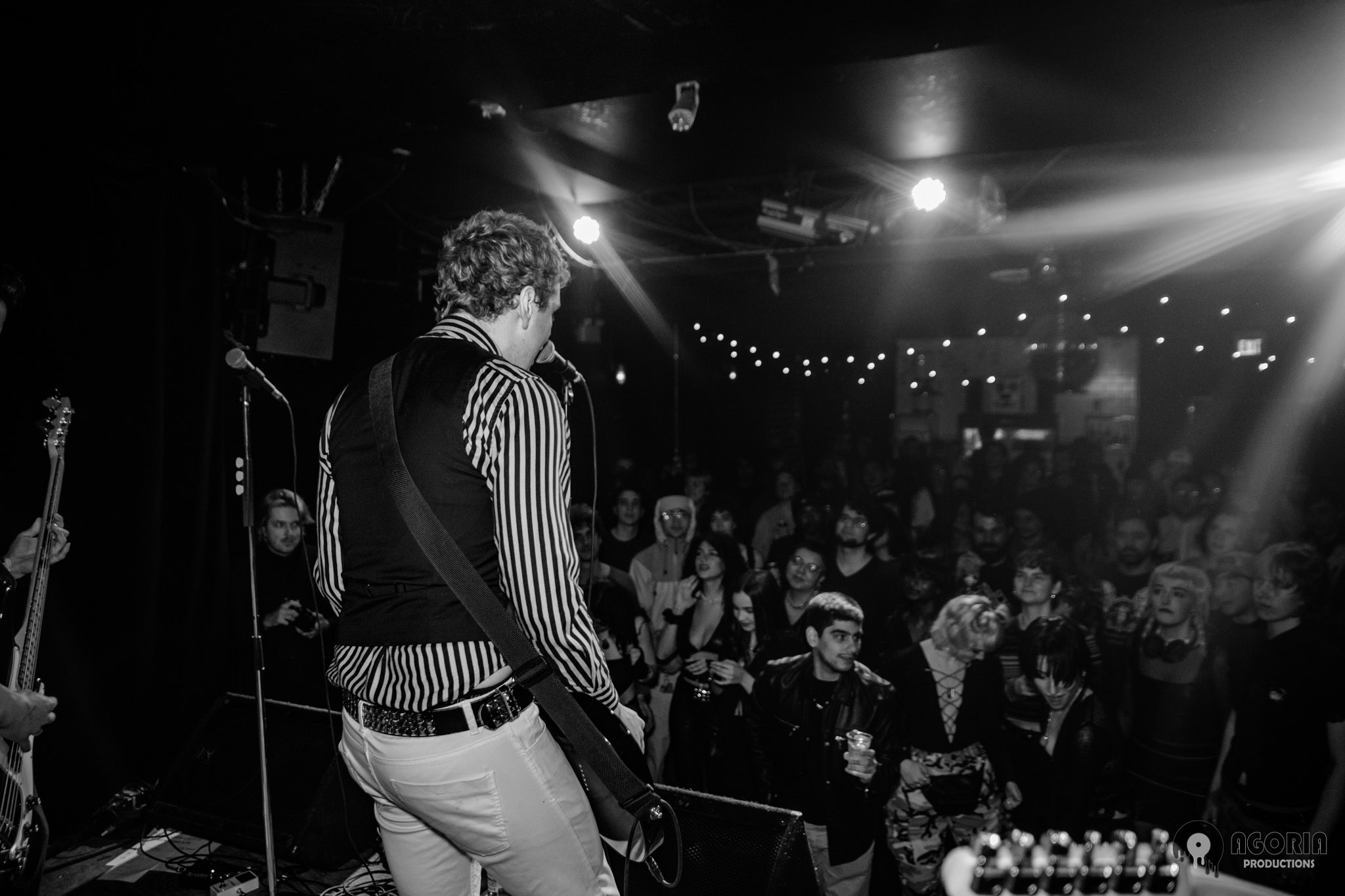 Fluffio performing live infront of full crowd at the baby g in toronto