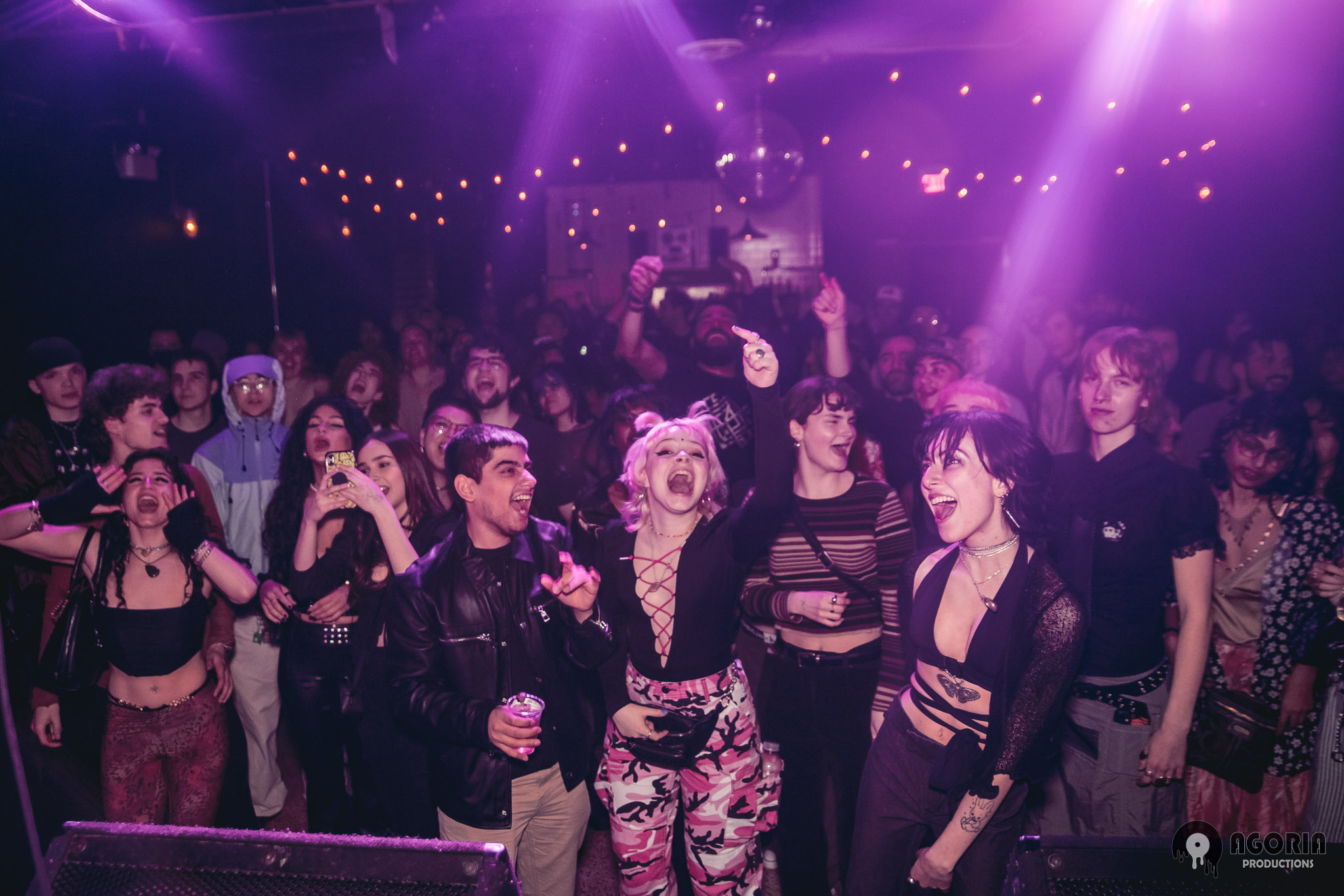 Flufio & The RPC crowd at Toronto show at the Baby G screaming wild